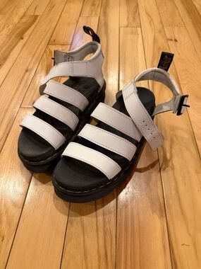 Dr. Martens White Leather Multi-Strap Platform Sandals size 7